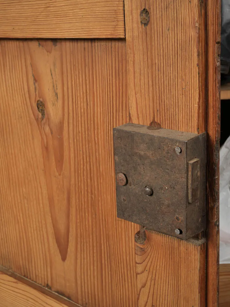 Charming 18th-Century Kitchen Dresser - French Alps