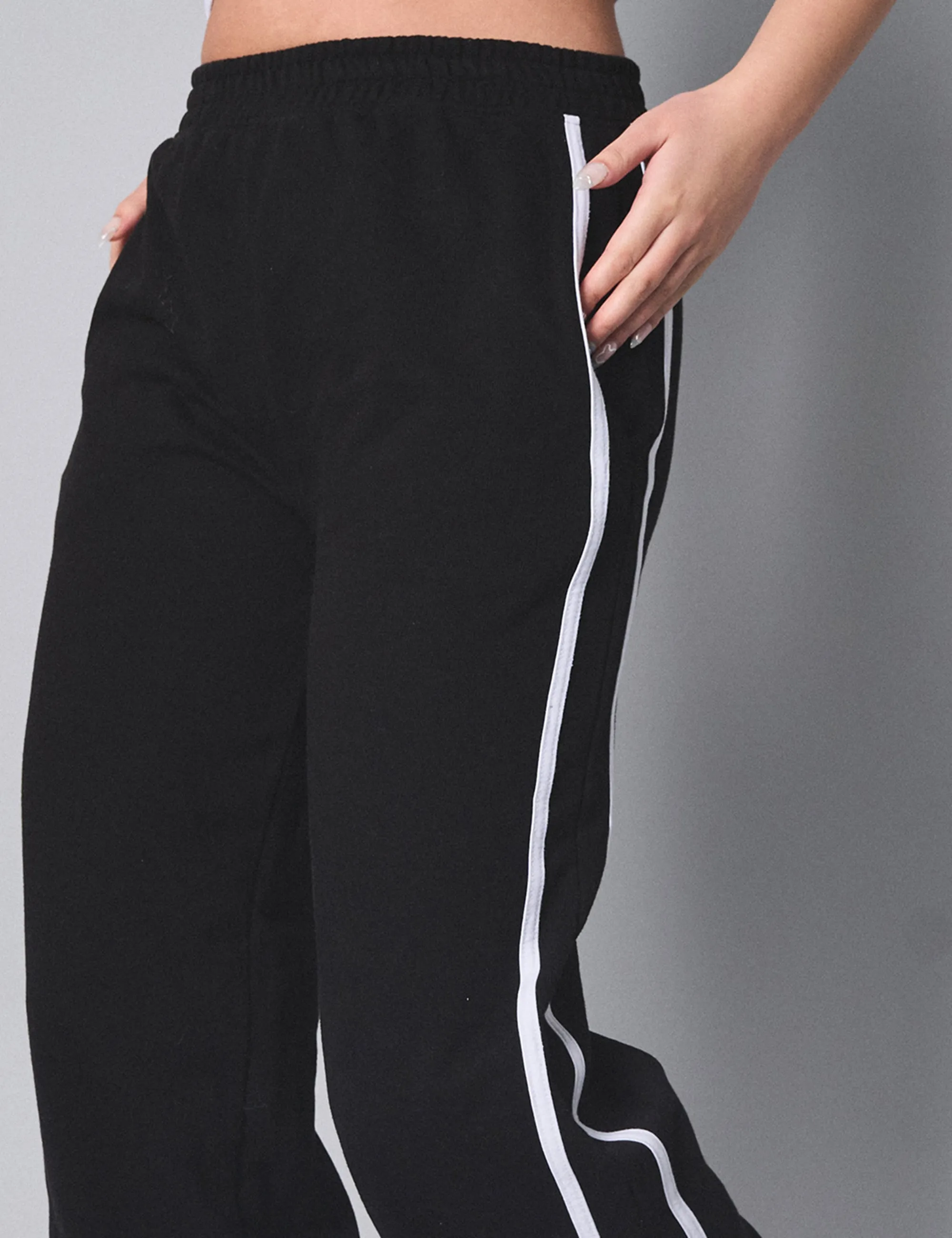 Kaiia Contrast Stripe Baggy Wide Leg Sweat Pants Black