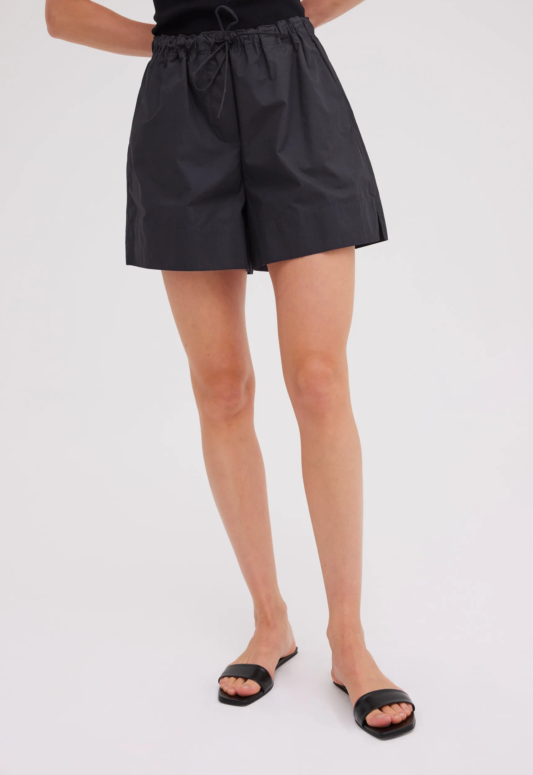 Mira Cotton Short in Black