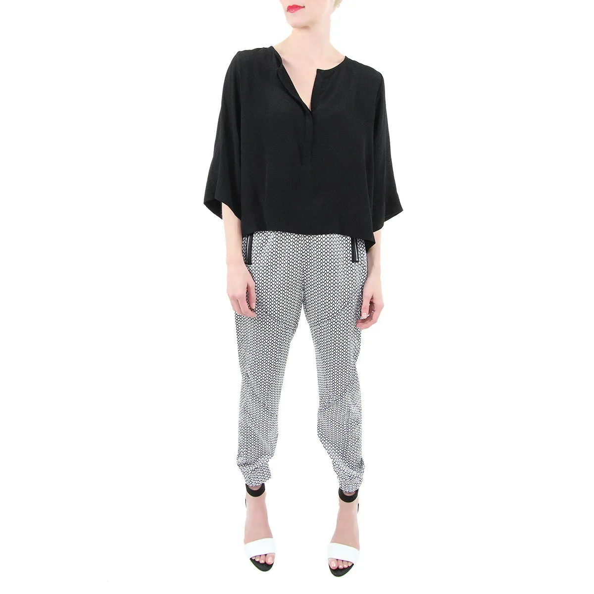 Oscar "Mom Crop" in Black Sandy Rayon