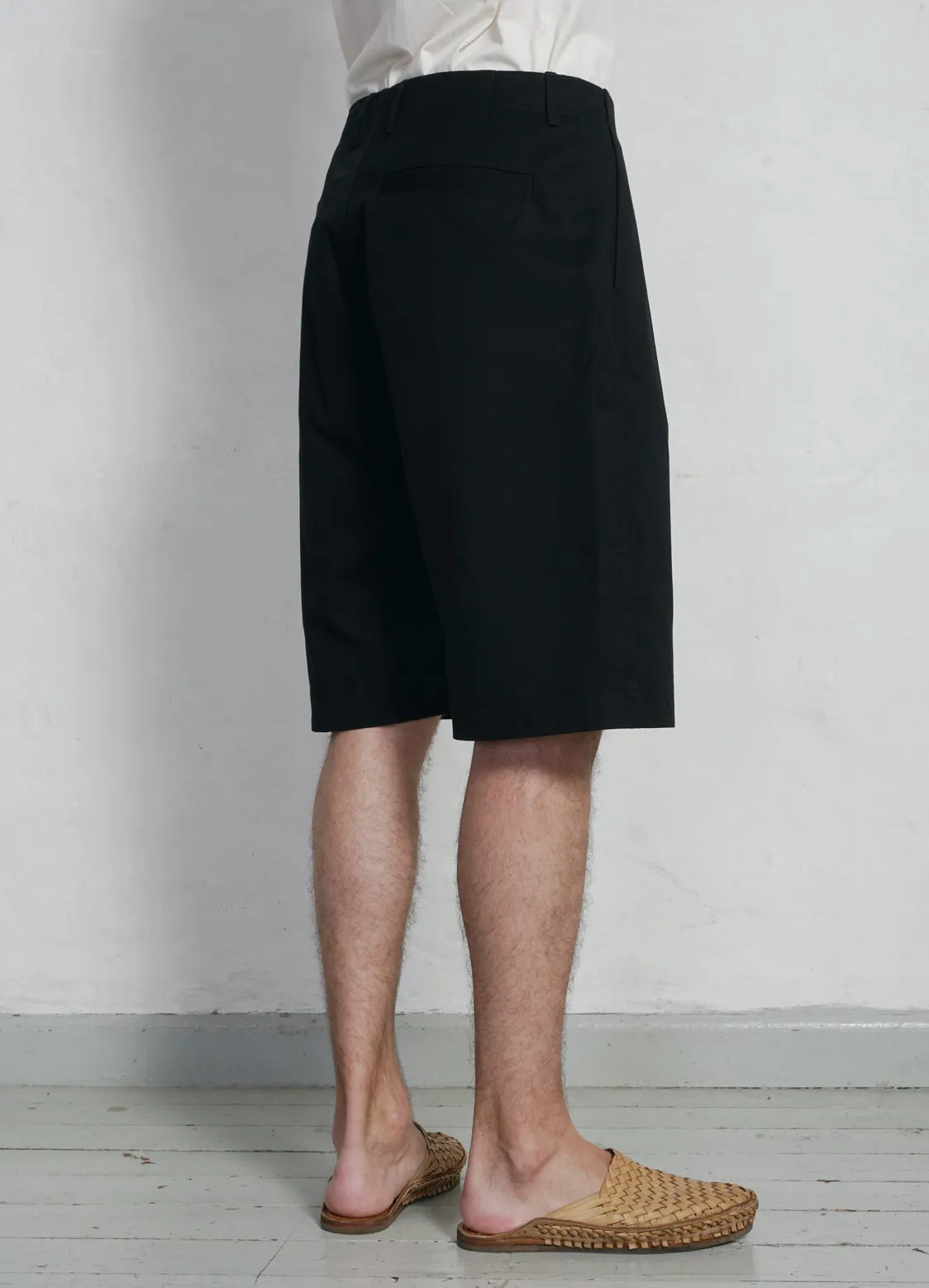 ROBIN | Wide Pleated Shorts | Raven