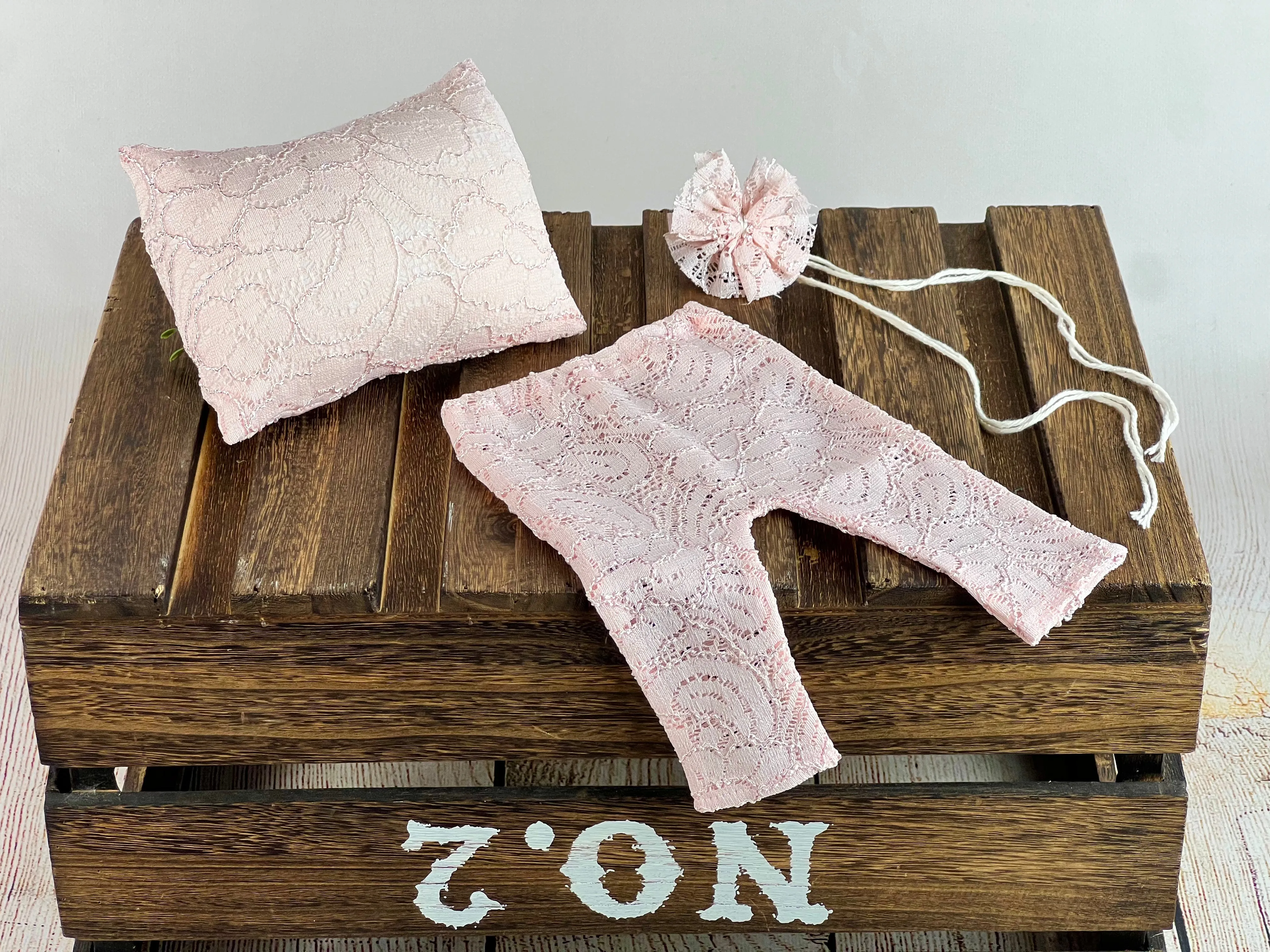 SET Lace Pants w/ Mini Pillow and Headband - Light Rose