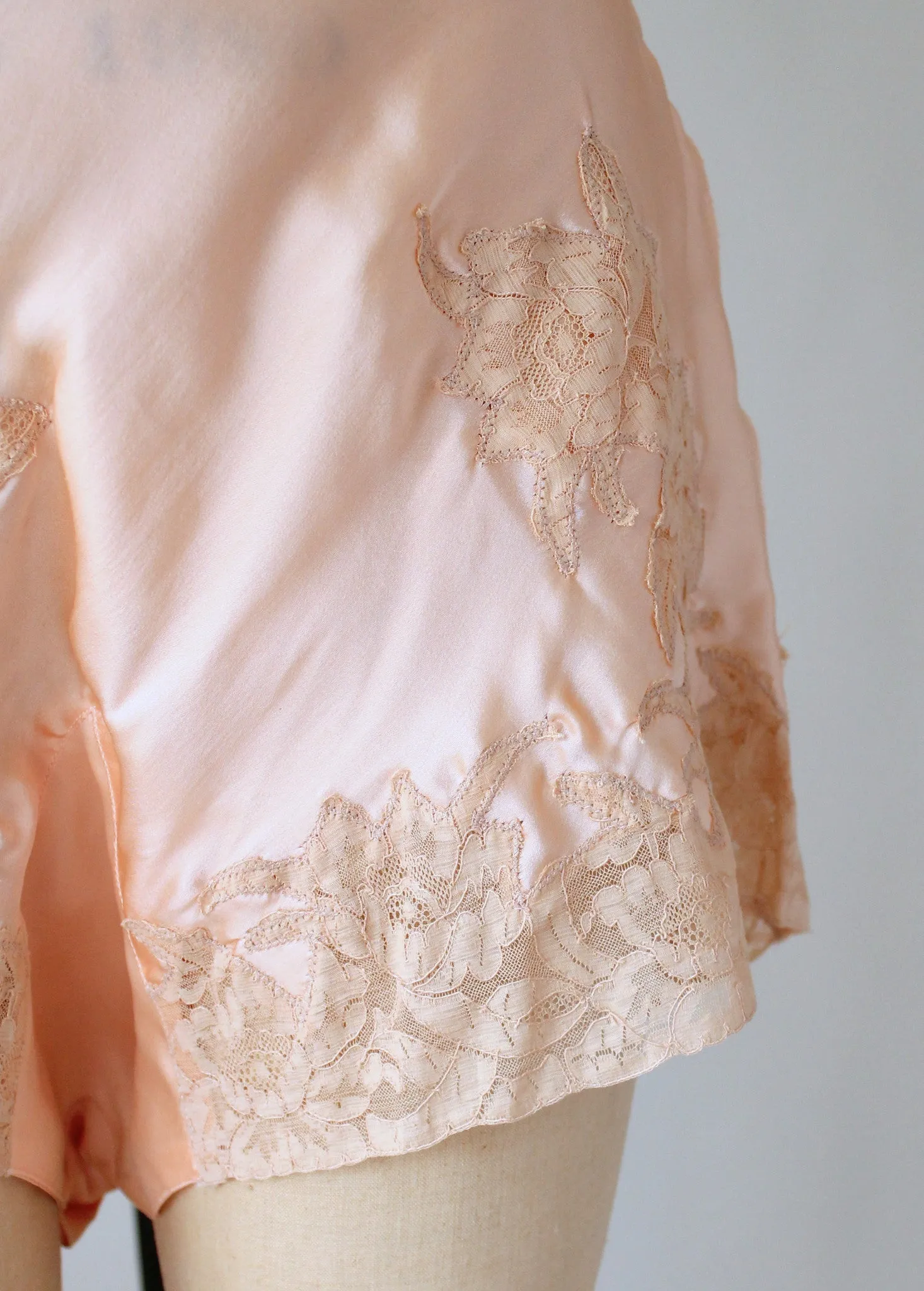 Vintage 1930s NRA Label Peach Silk and Lace Tap Pants NOS