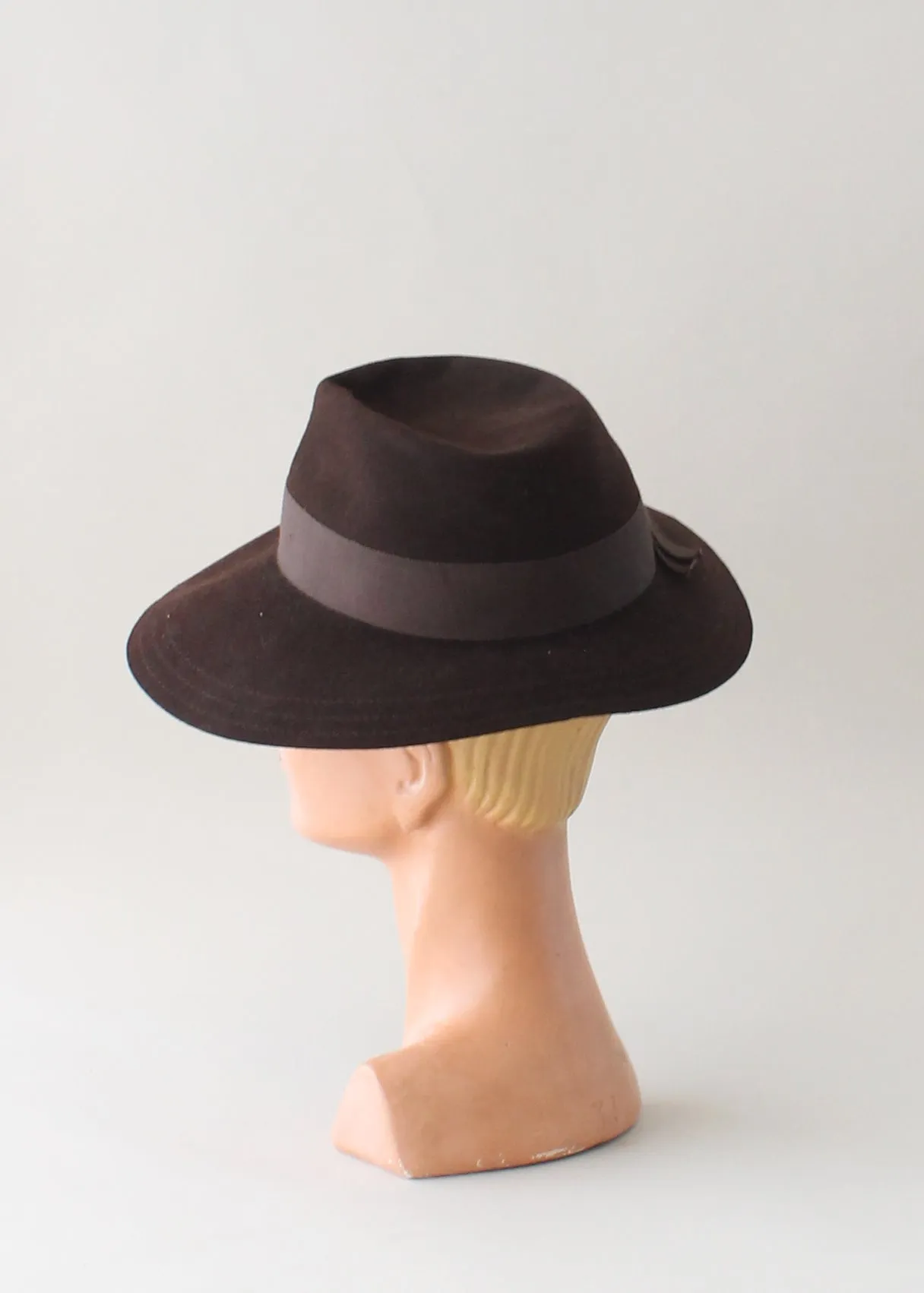 Vintage 1940s Brown Felt Tilt Fedora